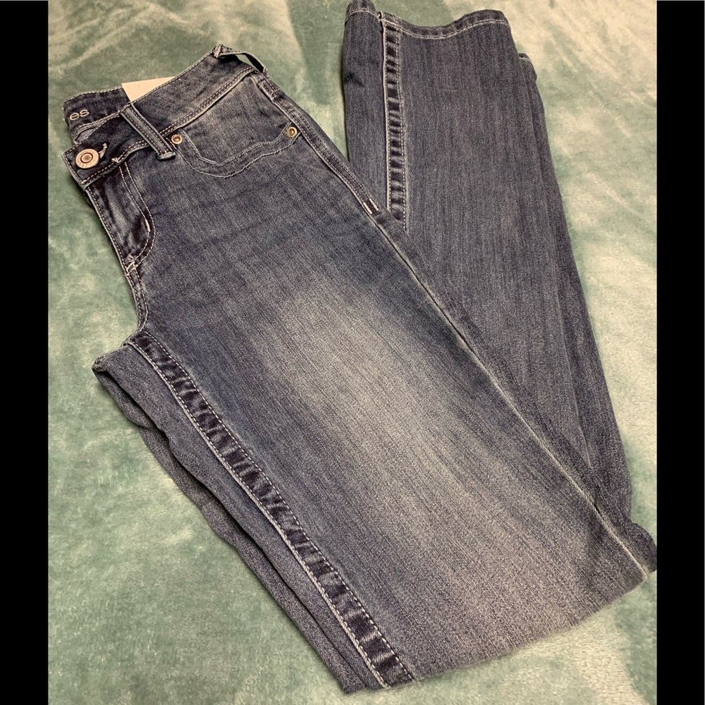 NWT! Maurices Blue Jeans